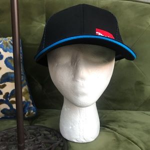 Men’s Makita trucker cap
